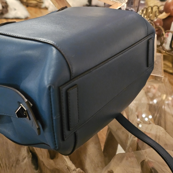 Givenchy Luxurious Blue Satchel - Picture 12 of 12